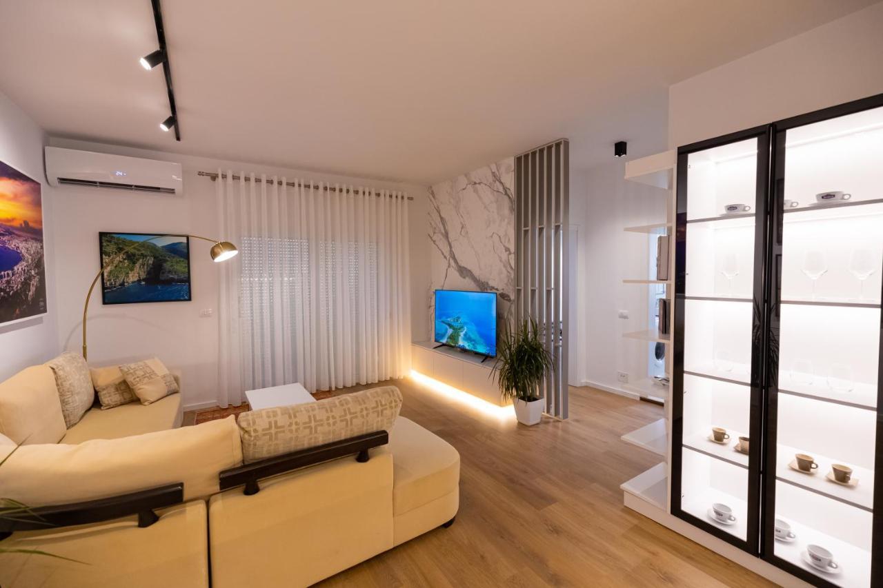 Victoria Lungomare Apartment Vlorë Buitenkant foto